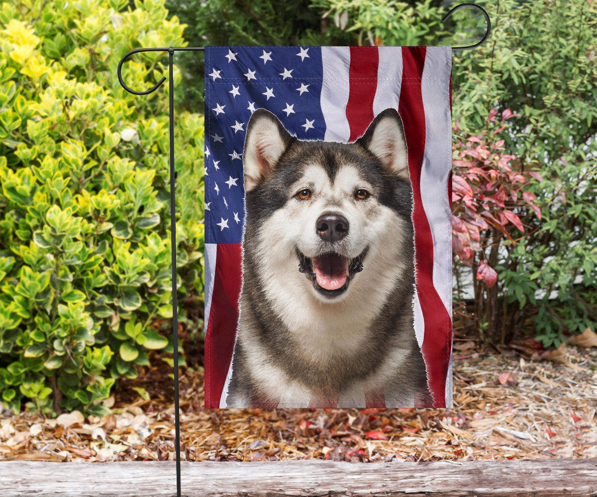 Alaskan Malamute Dog Design Garden & House Flags - JillnJacks Exclusive