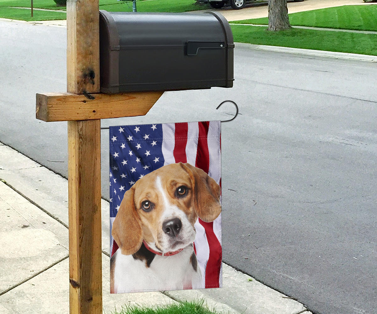 Beagle Dog Design Garden & House Flags - JillnJacks Exclusive